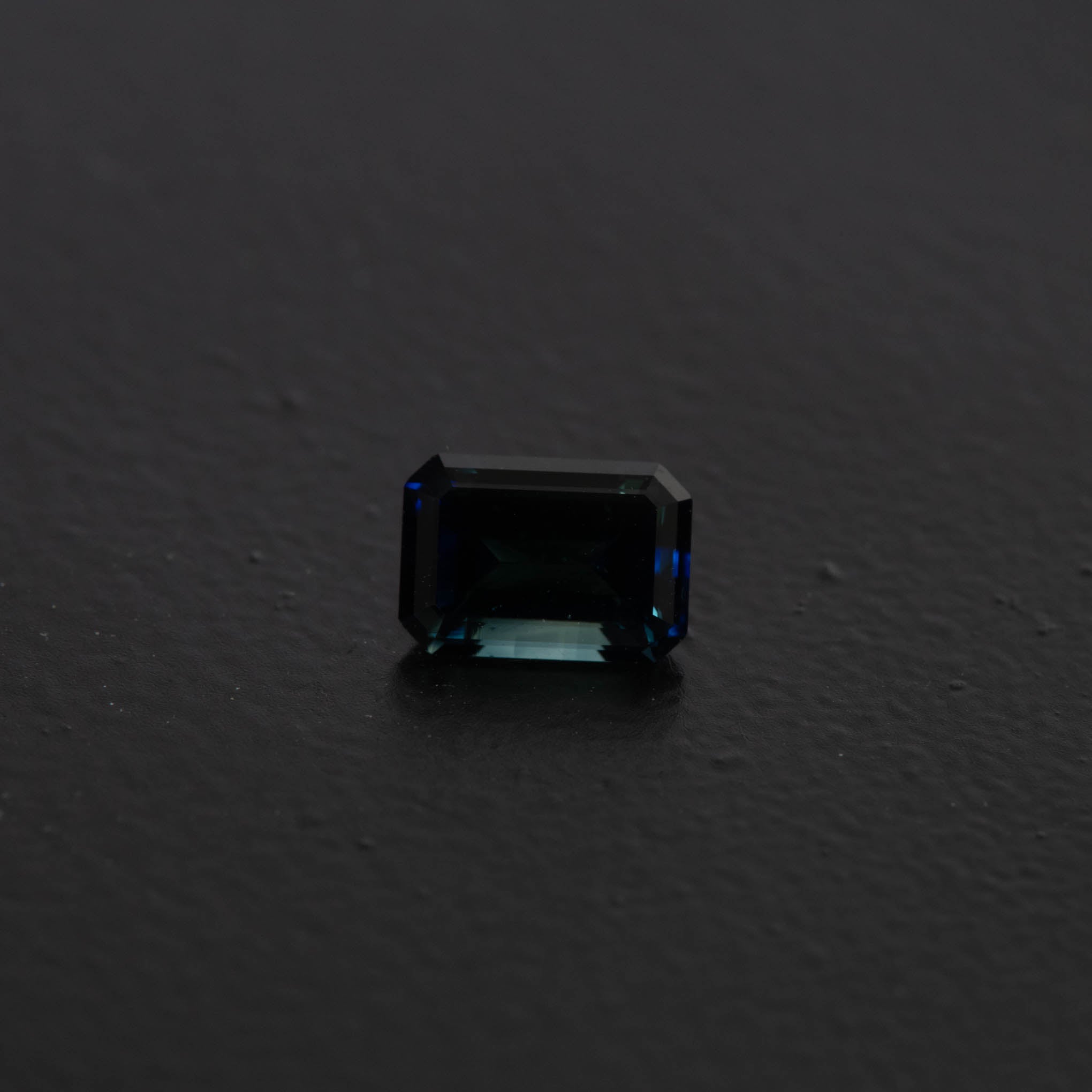 Blue Emerald Sapphire 1.1ct  [S.B.E.2593]
