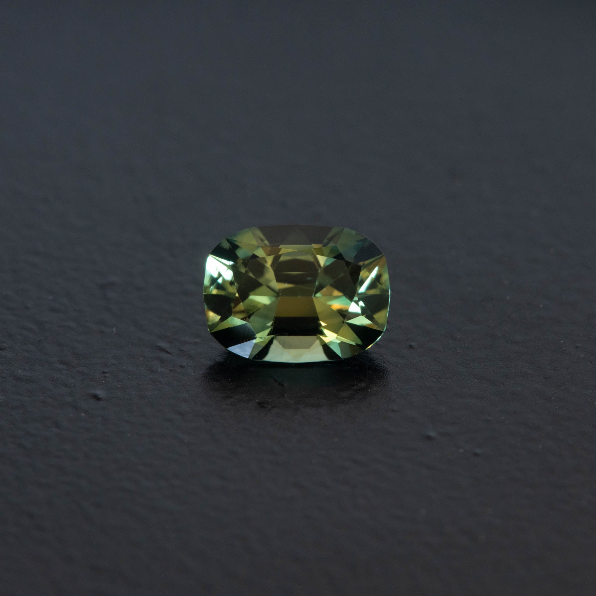 Parti Cushion Sapphire 1.38ct  [S.P.C.2602]