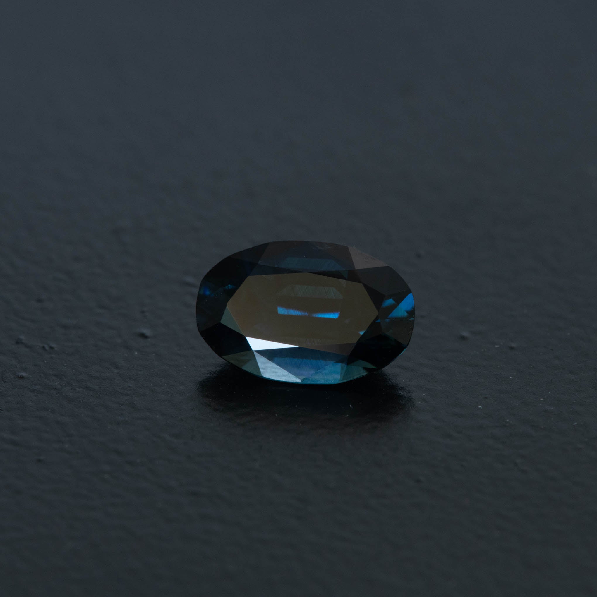 Blue Cushion Sapphire 2.07ct  [S.B.C.2603]