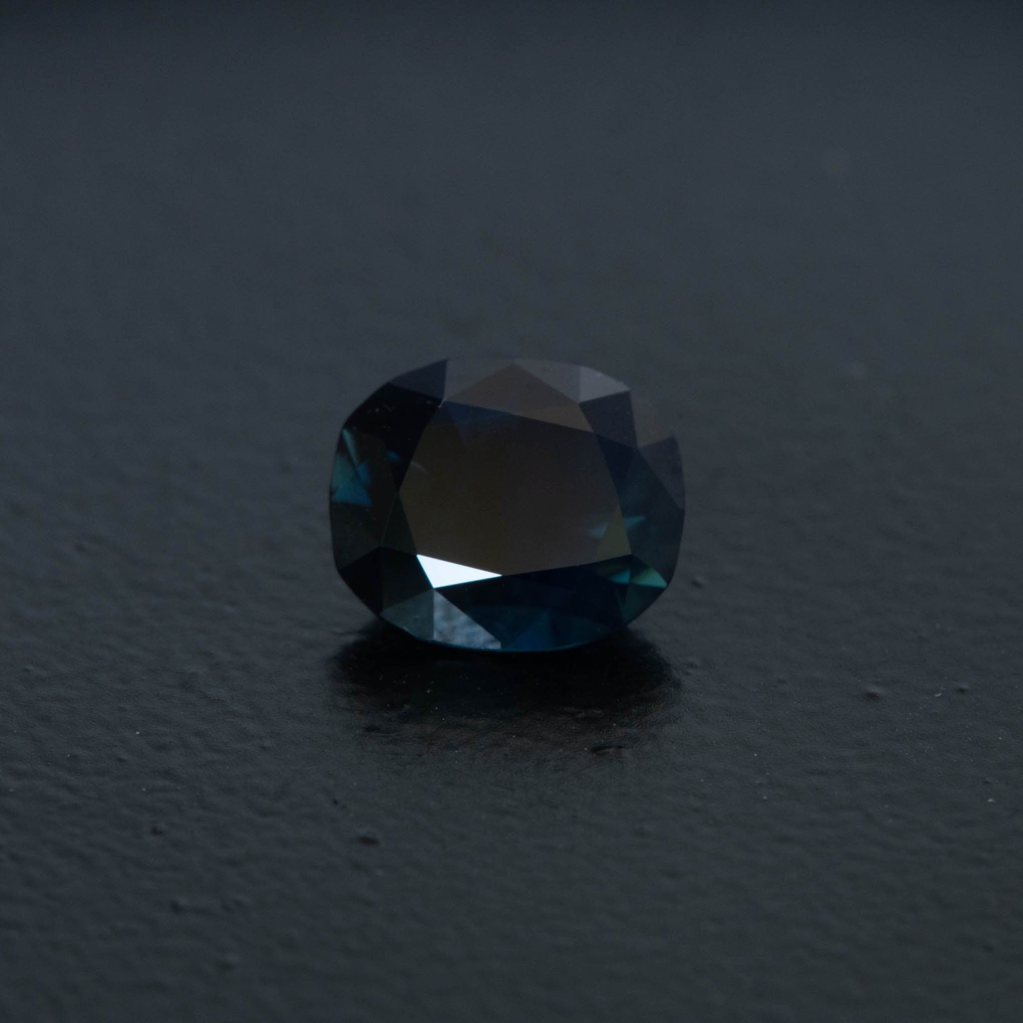 Blue Cushion Sapphire 2.74ct  [S.B.C.2604]