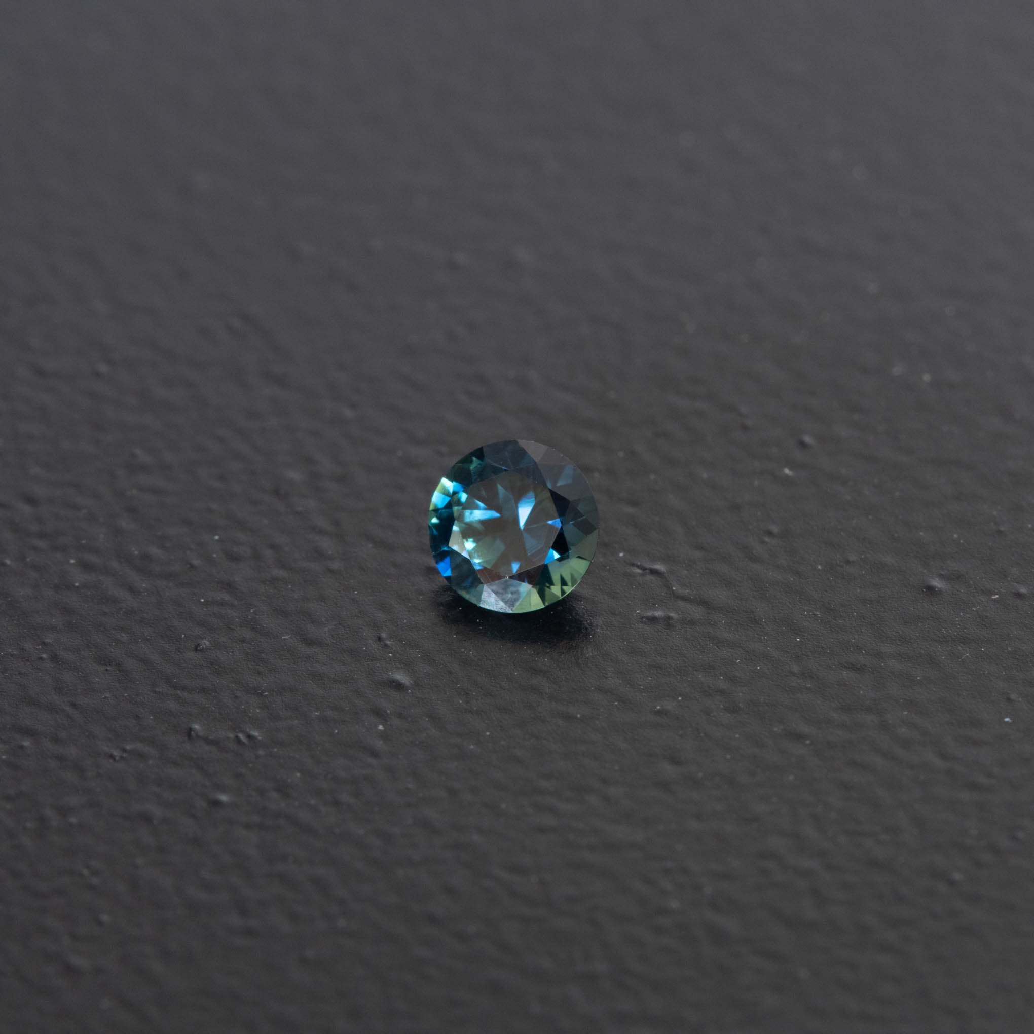 Blue Brilliant Sapphire 0.39ct  [S.B.BR.2609]