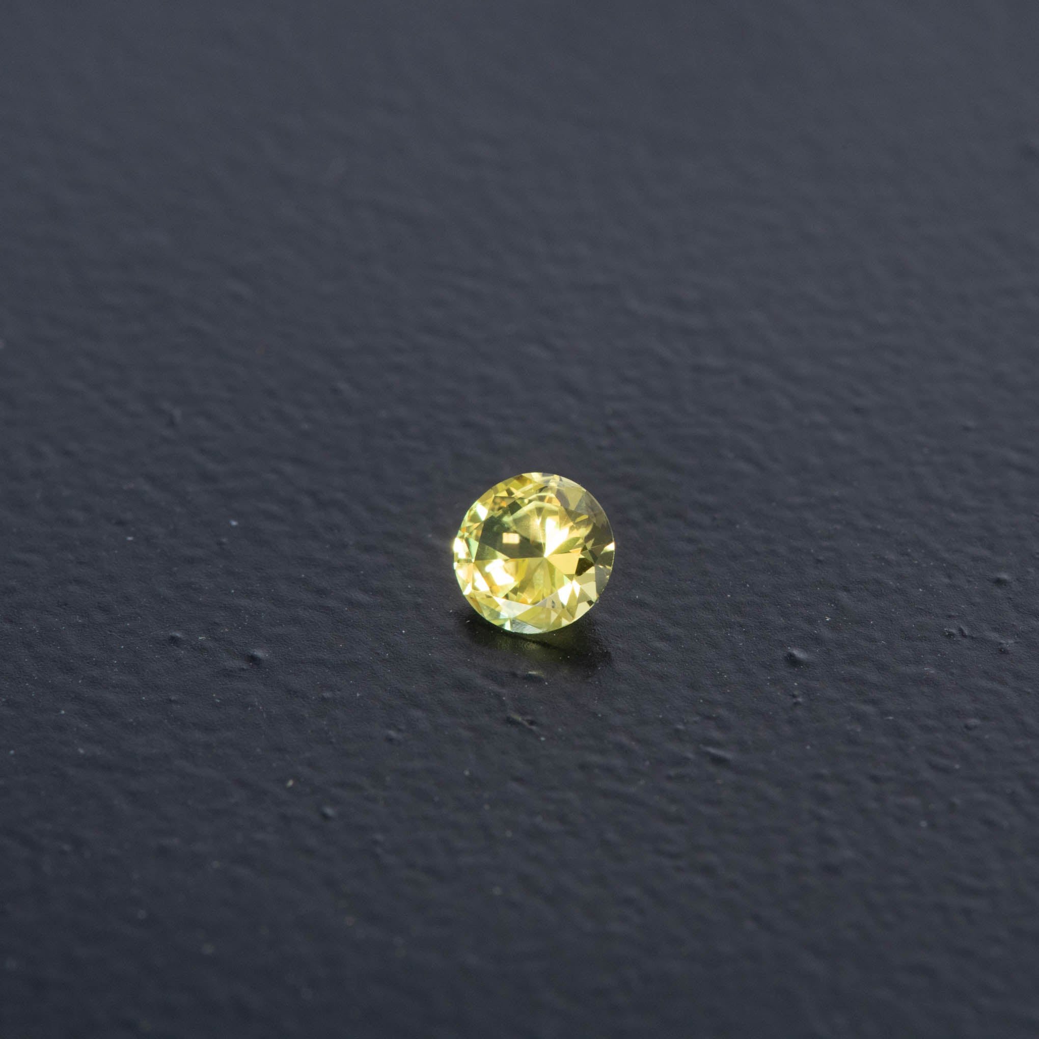 Yellow Brilliant Sapphire 0.32ct  [S.Y.BR.2611]