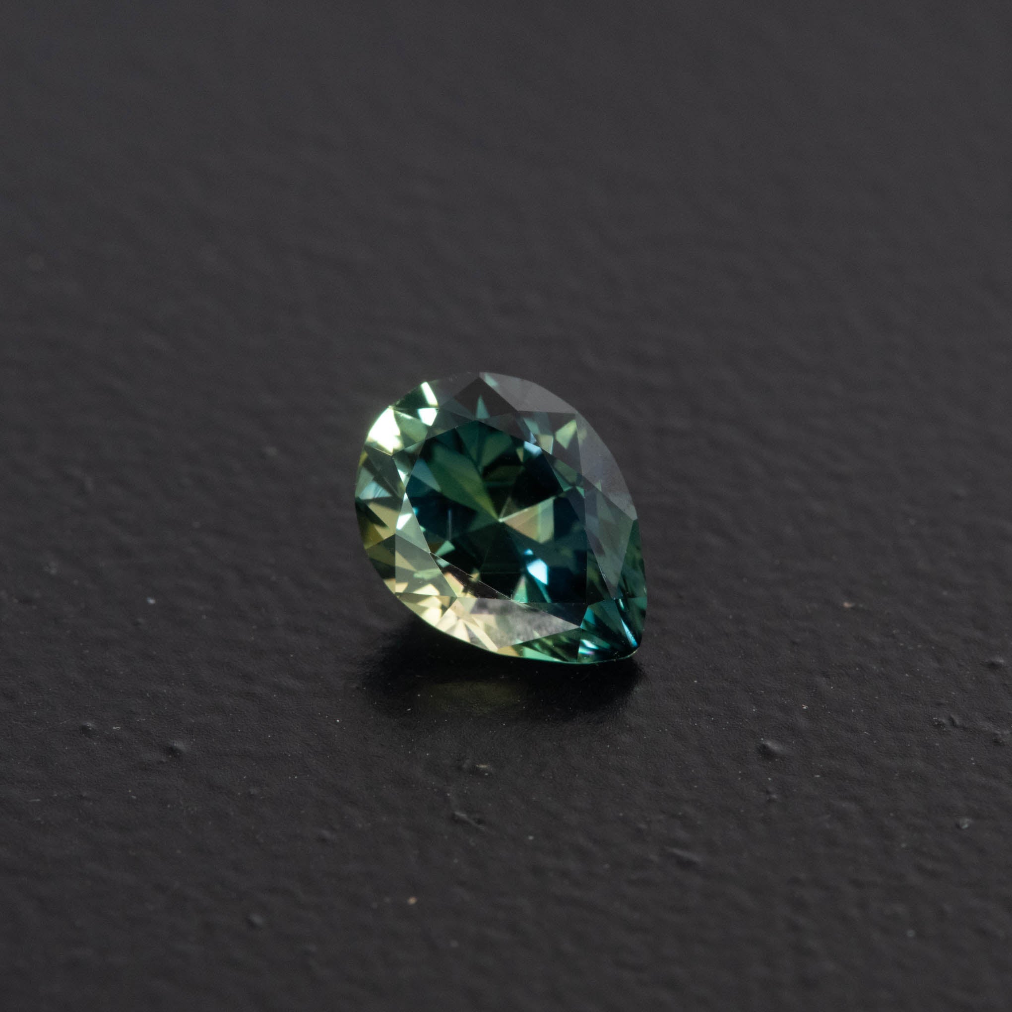Parti Pear Sapphire 1.66ct  [S.P.PE.2620]