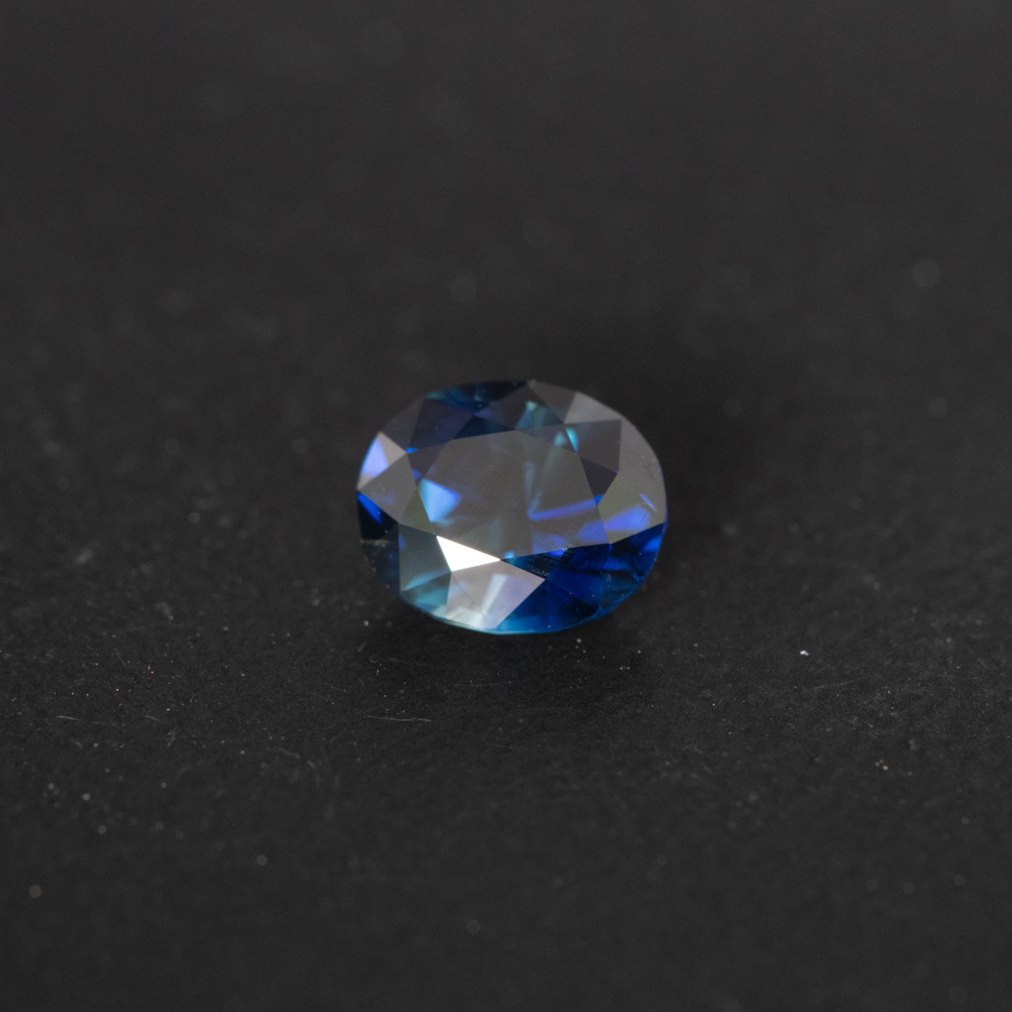 Blue Oval Sapphire 1.65ct  [S.B.O.2627]
