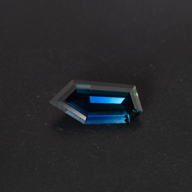Blue Free Form Sapphire 2.7ct  [S.B.FF.2651]