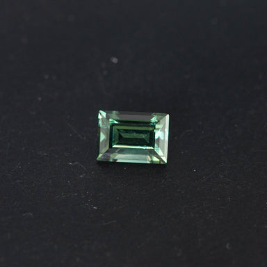 Green Baguette Sapphire 0.94ct  [S.G.BA.2663]