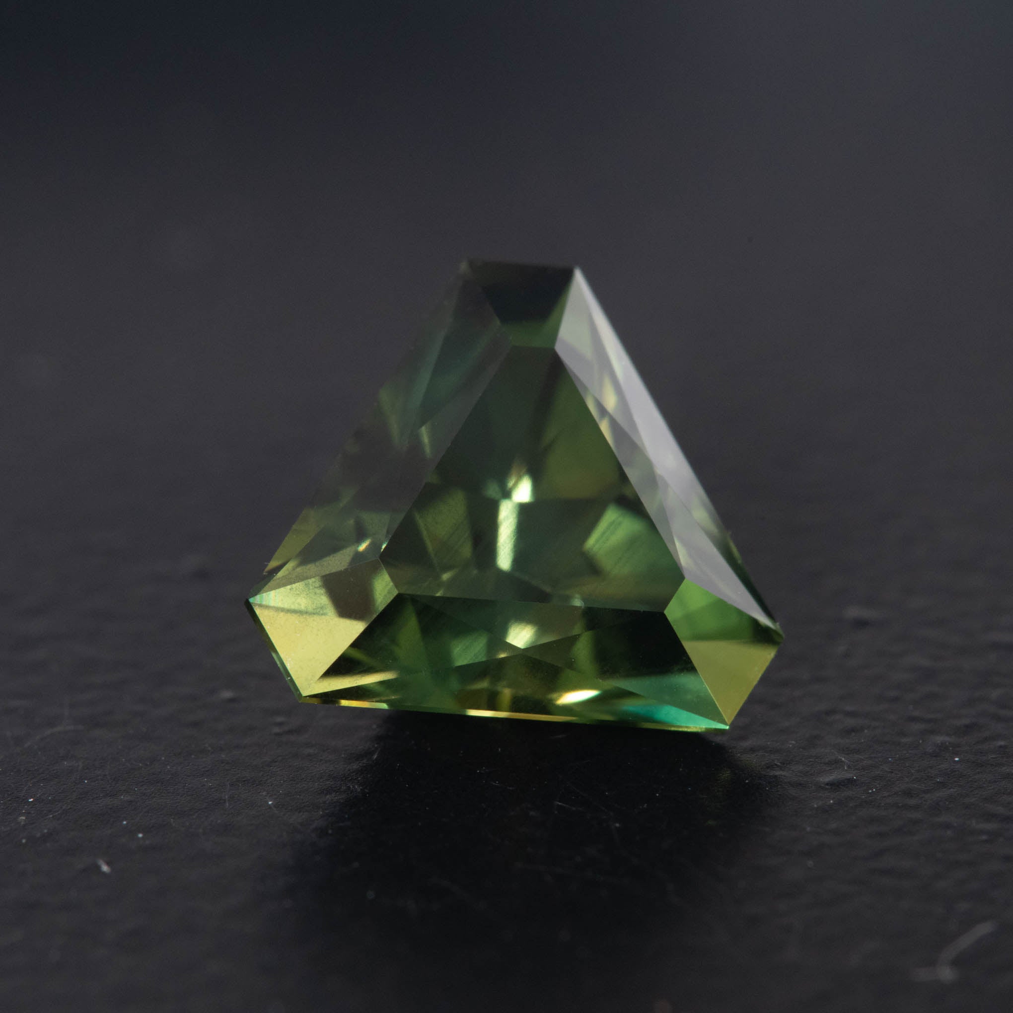 Green Trilliant Sapphire 5.12ct  [S.G.T.2666]