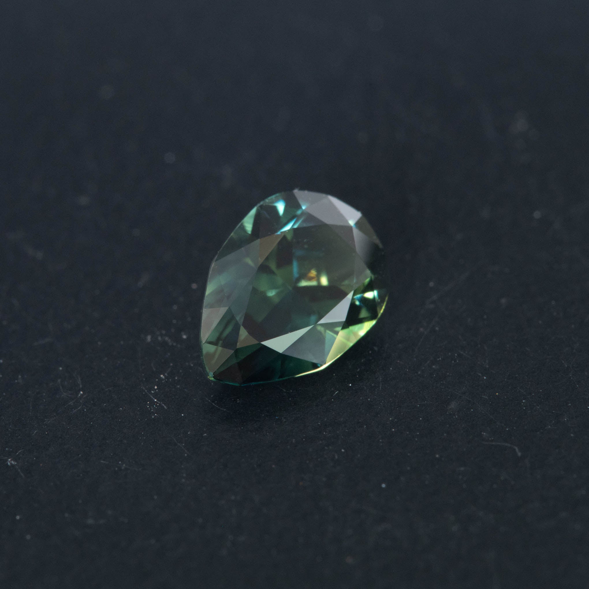 Parti Pear Sapphire 1.58ct  [S.P.PE.2678]