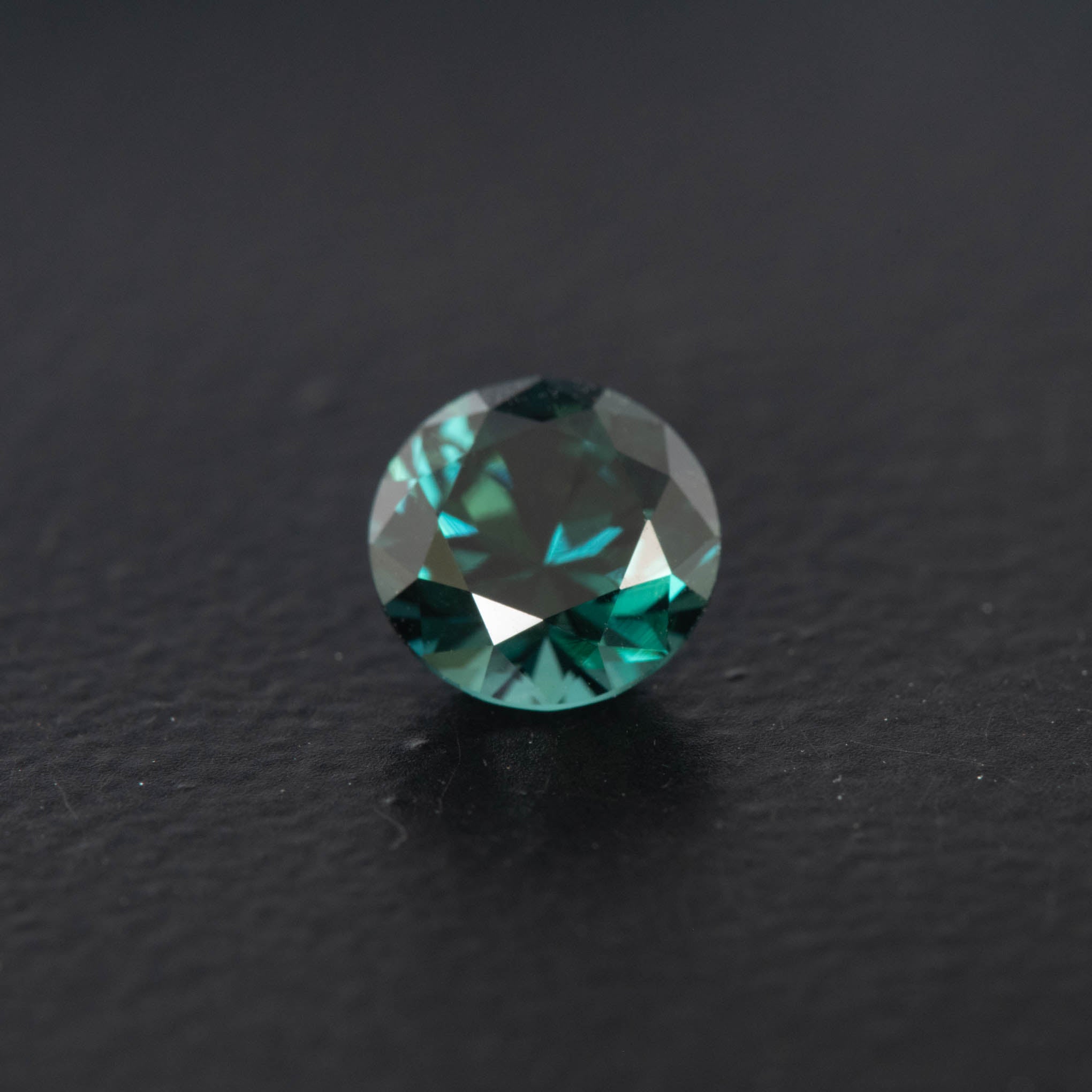 Green Brilliant Sapphire 1.24ct  [S.G.BR.2681]