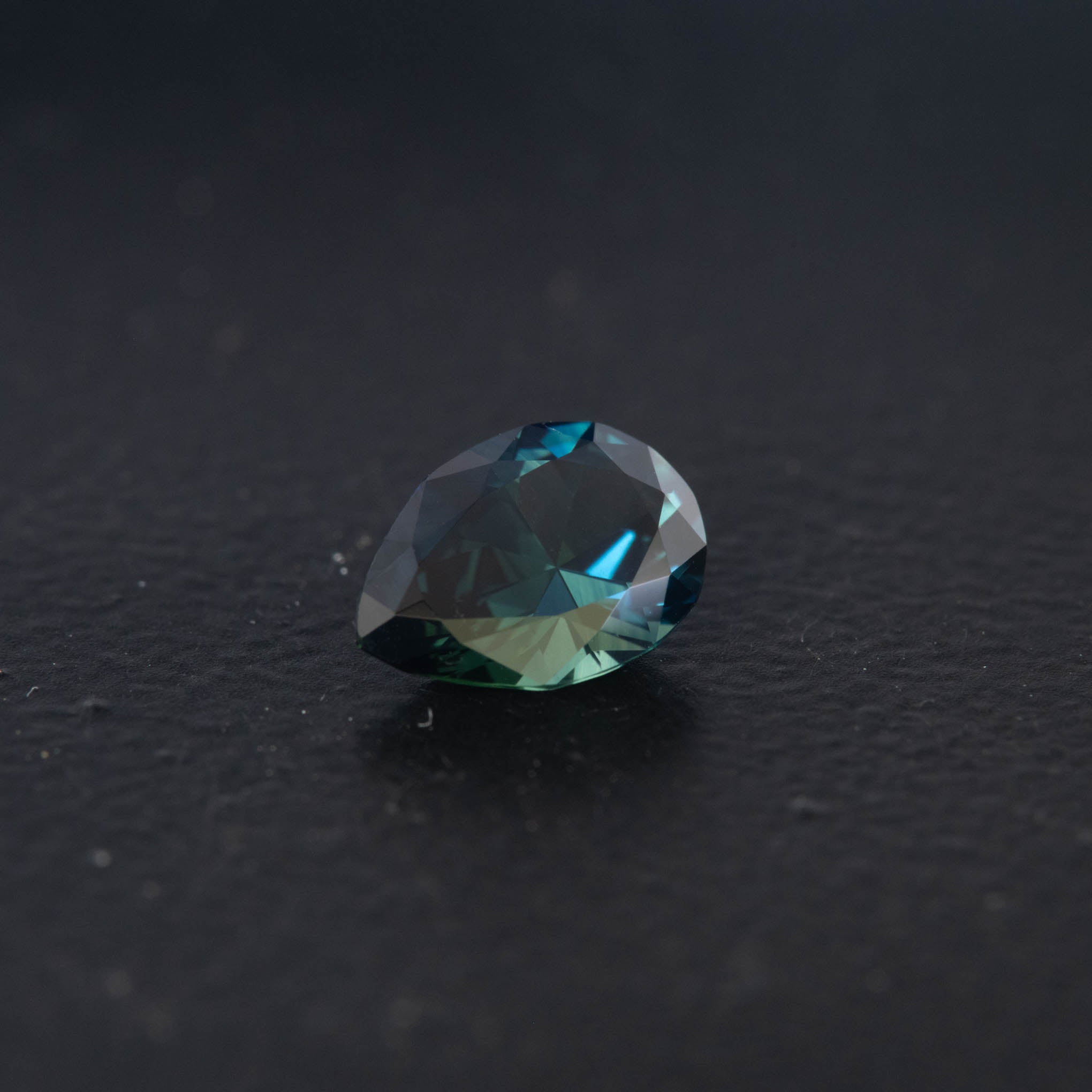 Blue Pear Sapphire 0.86ct  [S.B.PE.2684]
