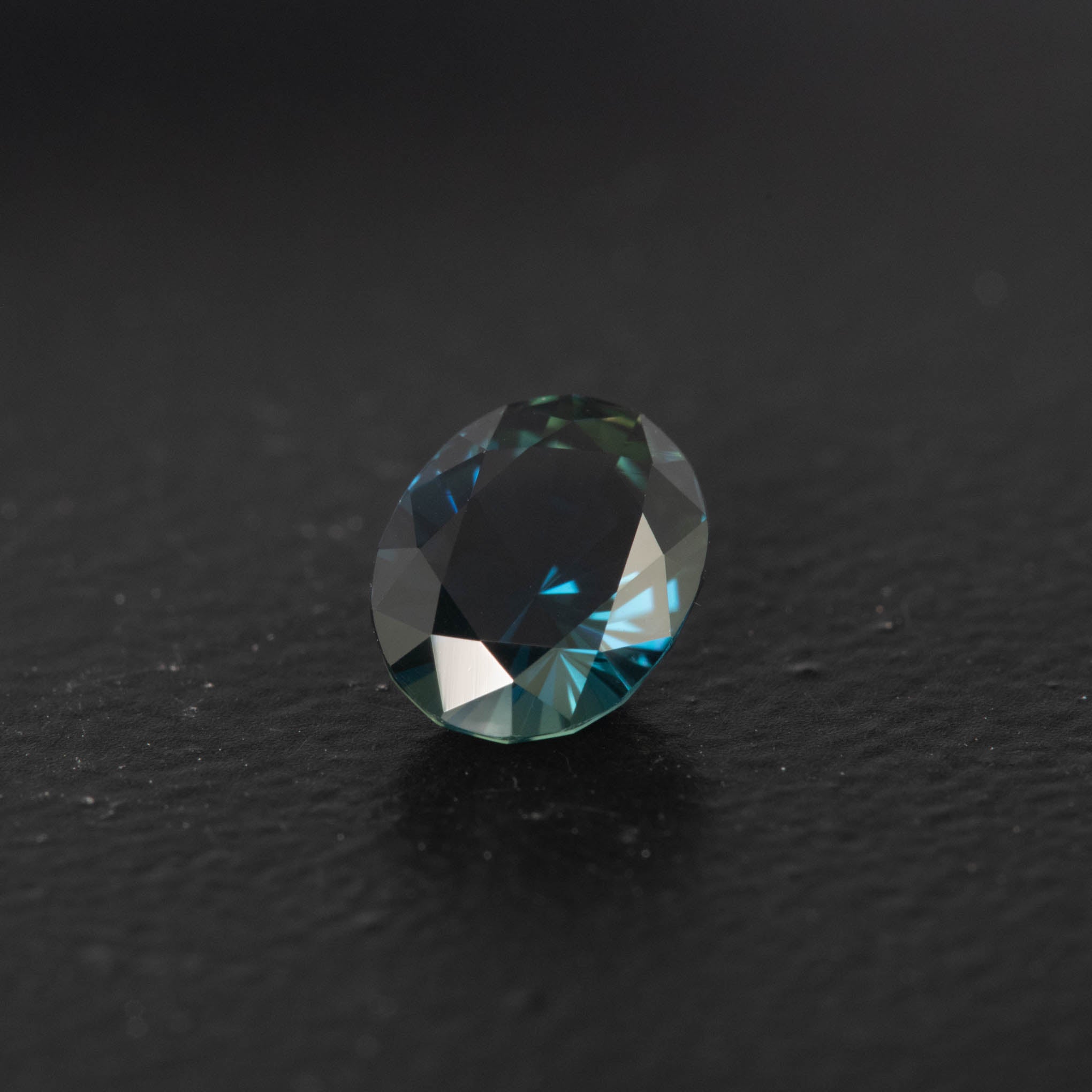Blue Oval Sapphire 1.28ct  [S.B.O.2689]