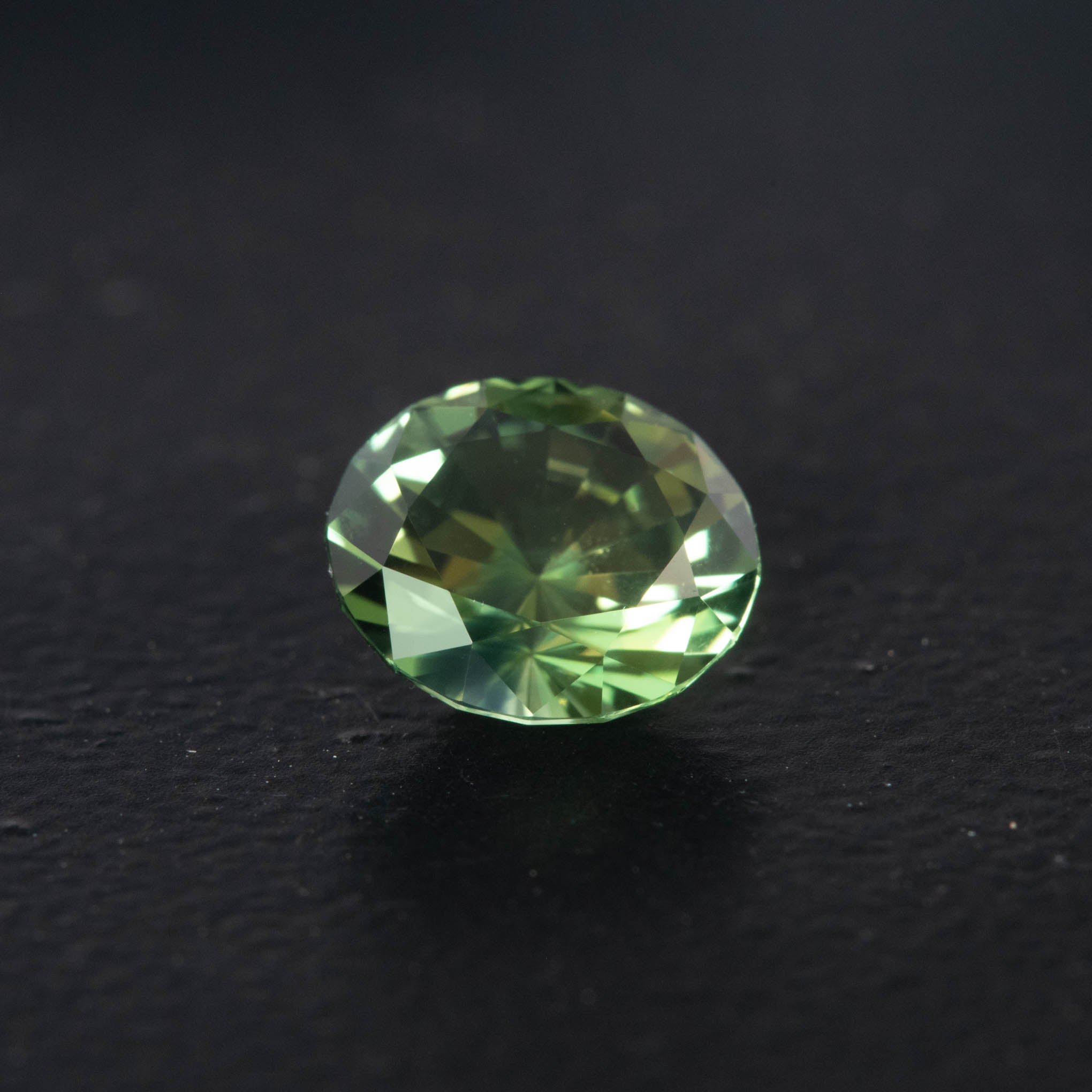 Green Oval Sapphire 1.83ct  [S.G.O.2691]