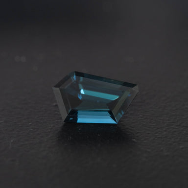 Blue Free Form Sapphire 2.14ct  [S.B.FF.2694]
