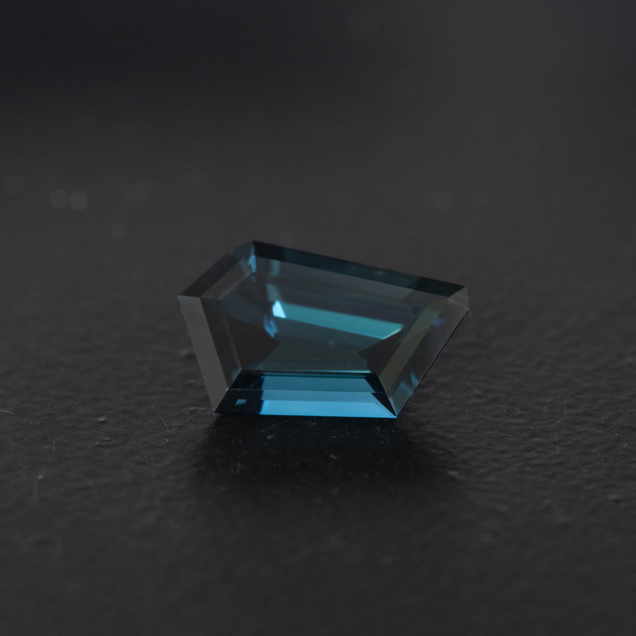 Blue Free Form Sapphire 2.14ct  [S.B.FF.2694]