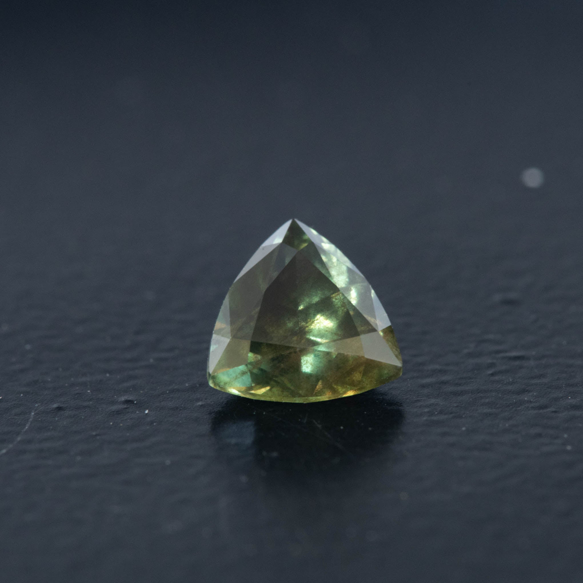 Green  Trilliant Sapphire 1.01ct  [S.G.T.2699]