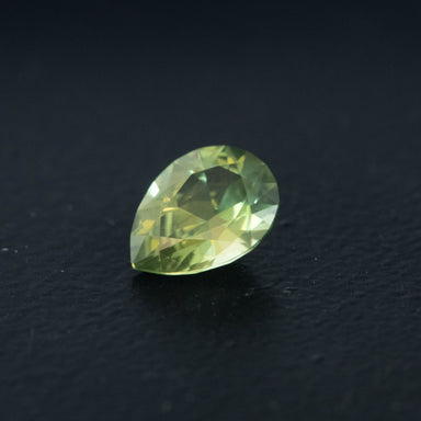 Green  Pear Sapphire 1.18ct  [S.G.PE.2708]