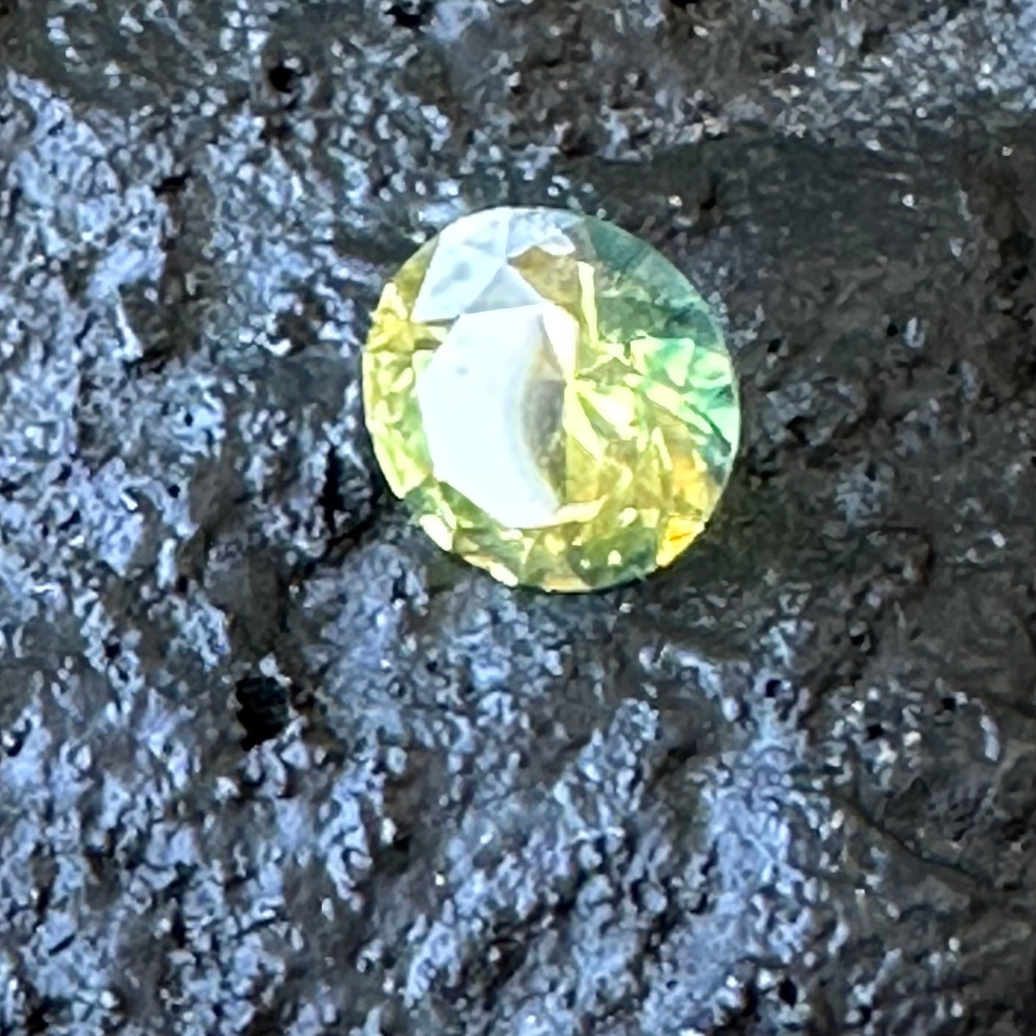 Parti Brilliant Sapphire 0.67ct [S.P.BR.1072]