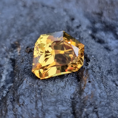 Gold,Yellow Free Form Sapphire 8.16 Ct. Australian Sapphire trade supplier