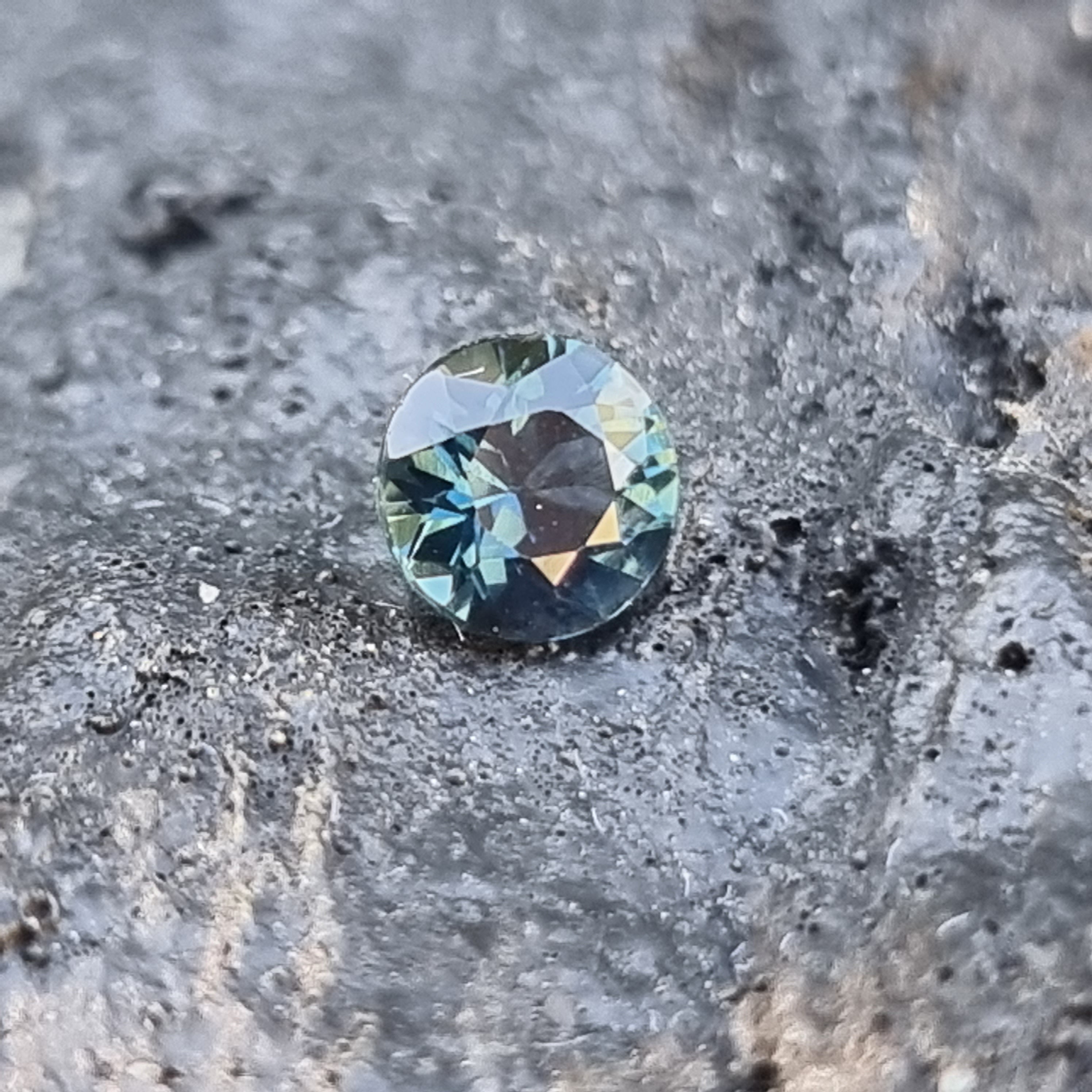 Blue Brilliant Sapphire 0.68 Ct. [S.B.BR.121]